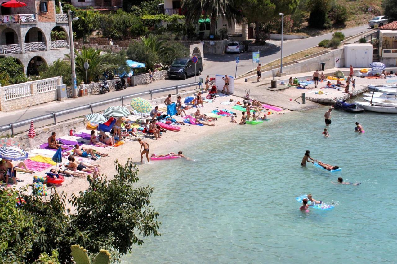 Apartments By The Sea Mavarstica, Ciovo - 12696 特罗吉尔 外观 照片