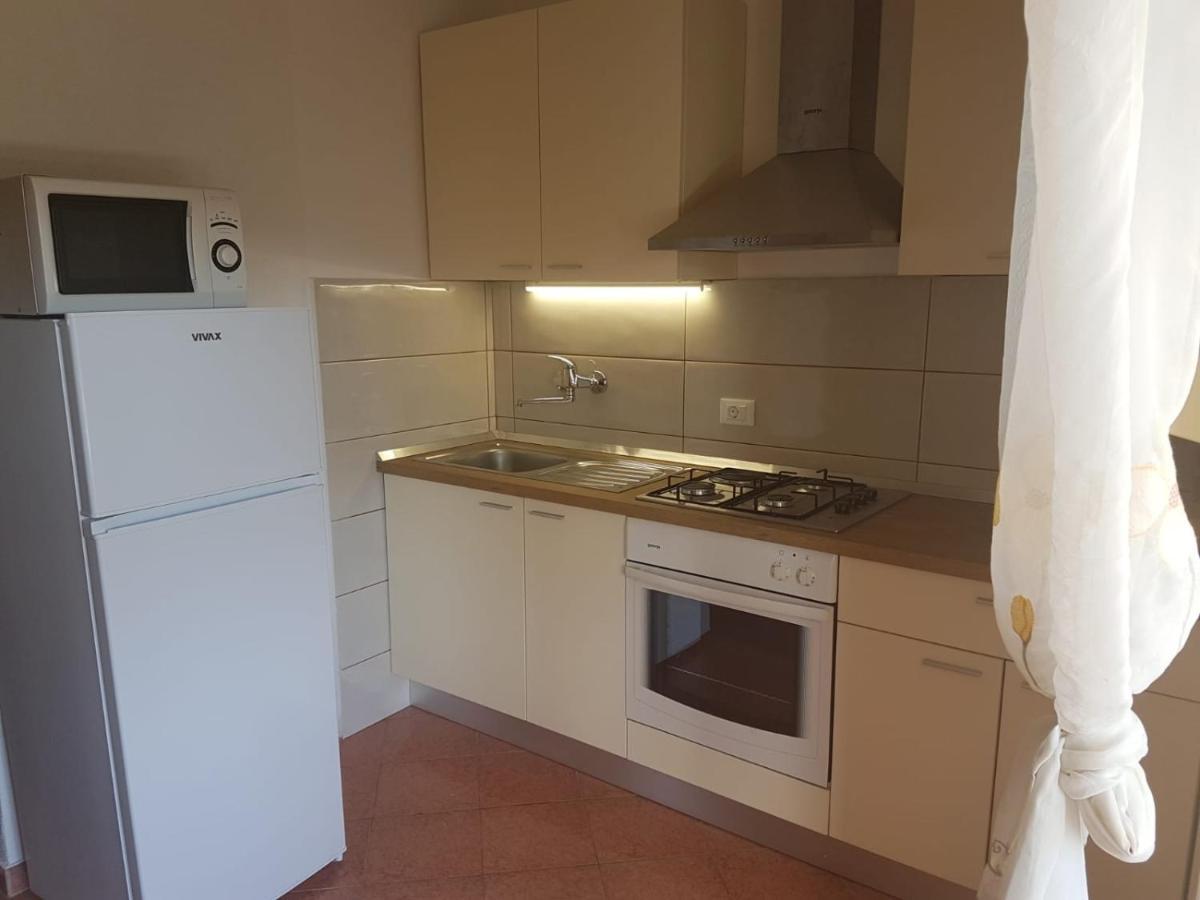 Apartments By The Sea Mavarstica, Ciovo - 12696 特罗吉尔 外观 照片